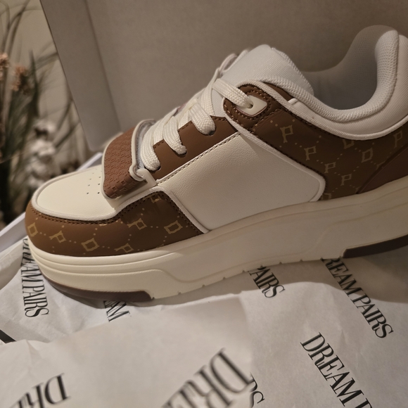 Dream Pairs White and Brown Sneakers - Picture 1 of 8